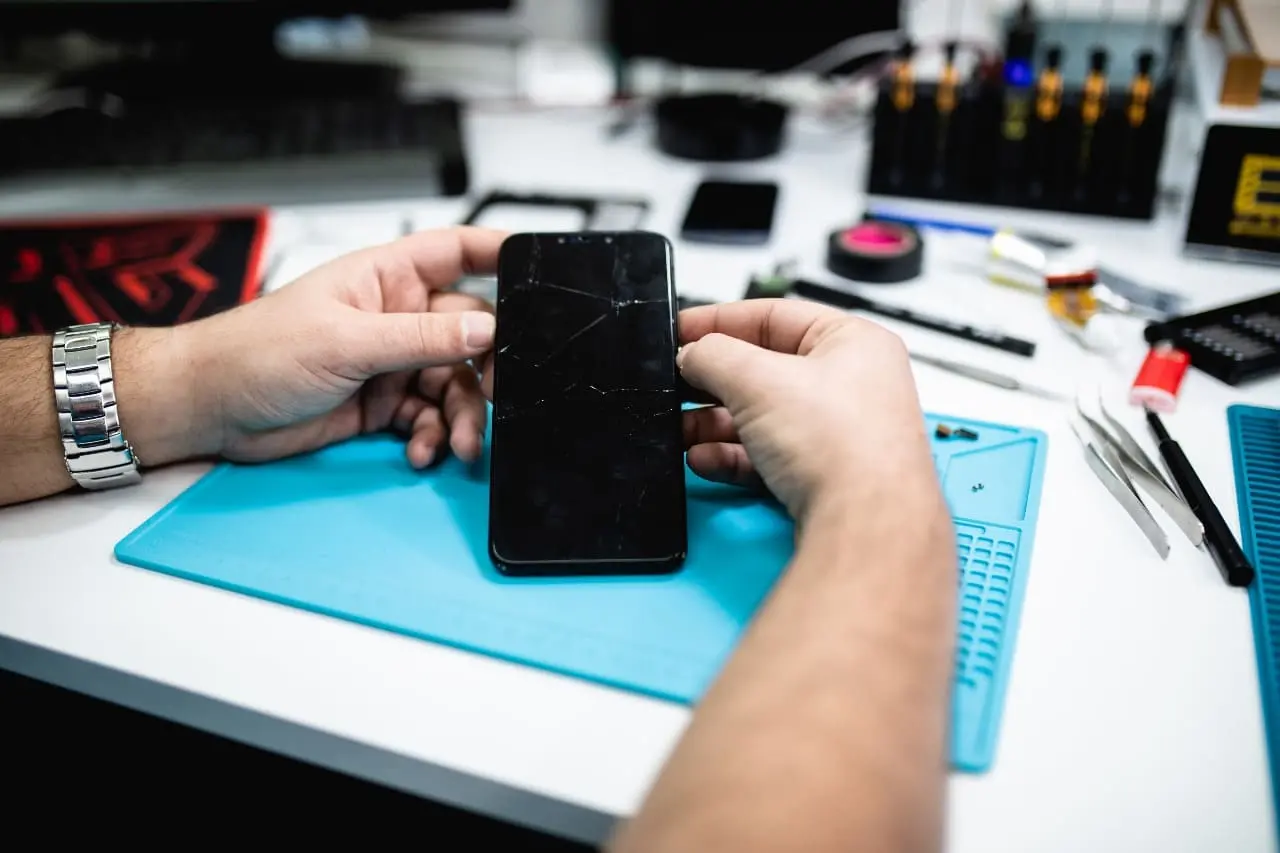 Expert Tips to Choose the Perfect Mobile Repairing Shop for Quick Fixes | Best mobile repairing centre in Assam	